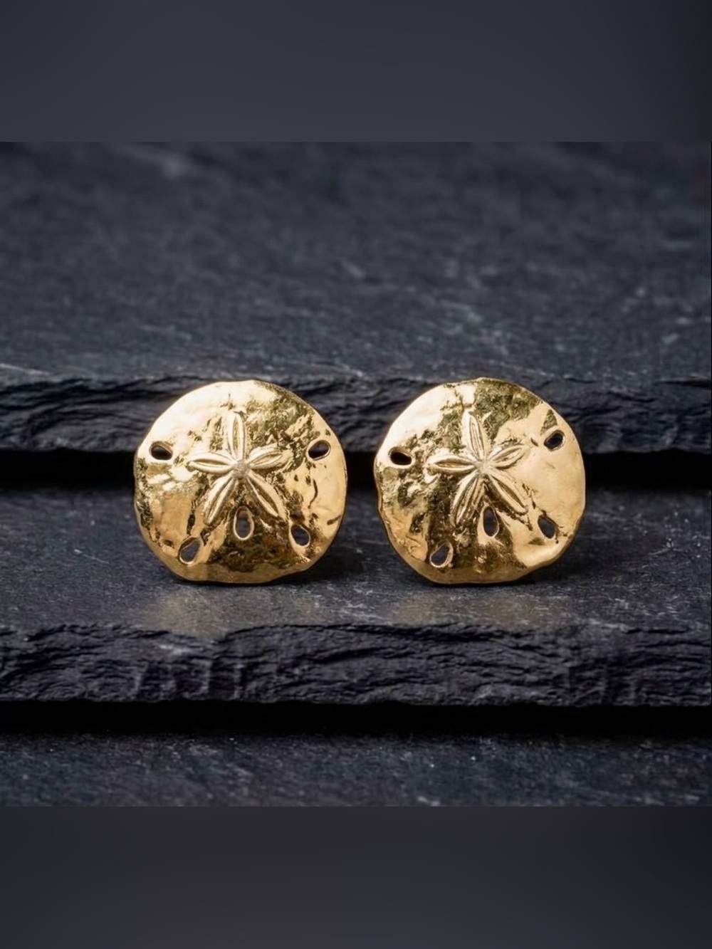 Vintage 60s Crown Trifari Gold Tone Sand Dollar Nautical Beach Clip On Earrings